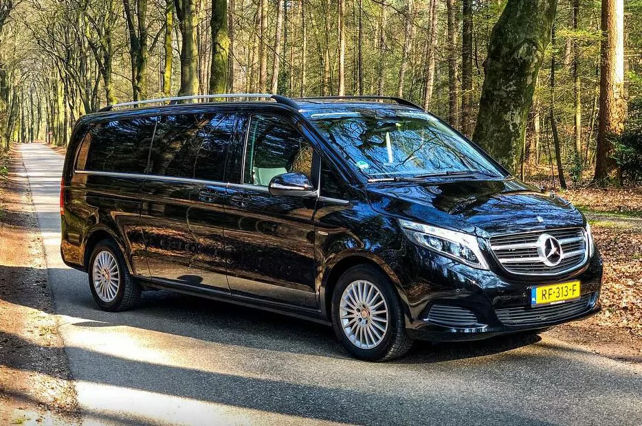 Coach-hire-Luxembourg-Mini-van-mercedes